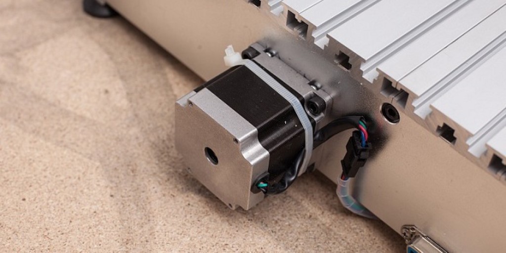 ������� ��������� ���� 23 - AMAN 3040 4axis 200W Z+